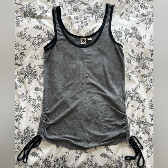 3/$30 Roxy Ruched sided Tank top - Picture 1 of 6